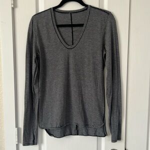 Lululemon long sleeve tee